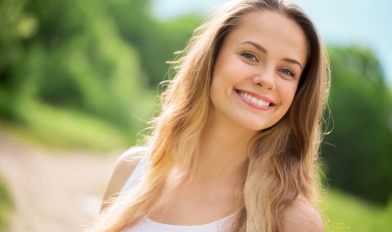 At-Home Teeth Whitening vs. Professional Teeth Whitening